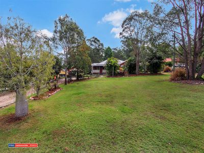 14 Glenross Drive, Pine Mountain