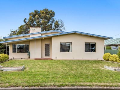 7 Fensom Crescent, Millicent