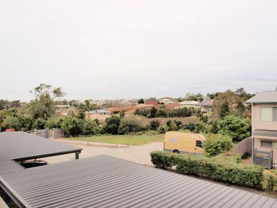 8 / 1 Linear Drive, Mango Hill