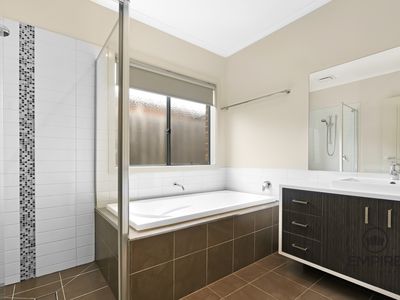 6 Ferrari Drive, Cranbourne East