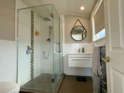 84 Parr Terrace, Castor Bay