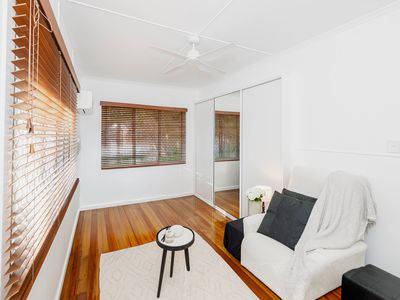 6 Falcon Street, Rowes Bay