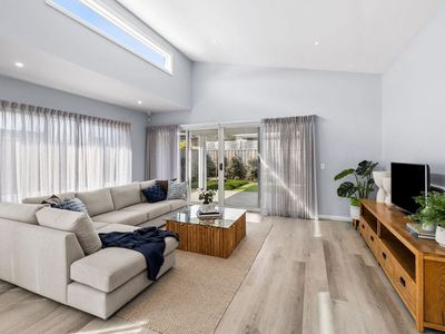 3 Rosser Boulevard, Torquay