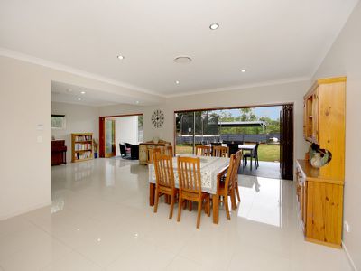 10 Holdsworth Road, North Ipswich