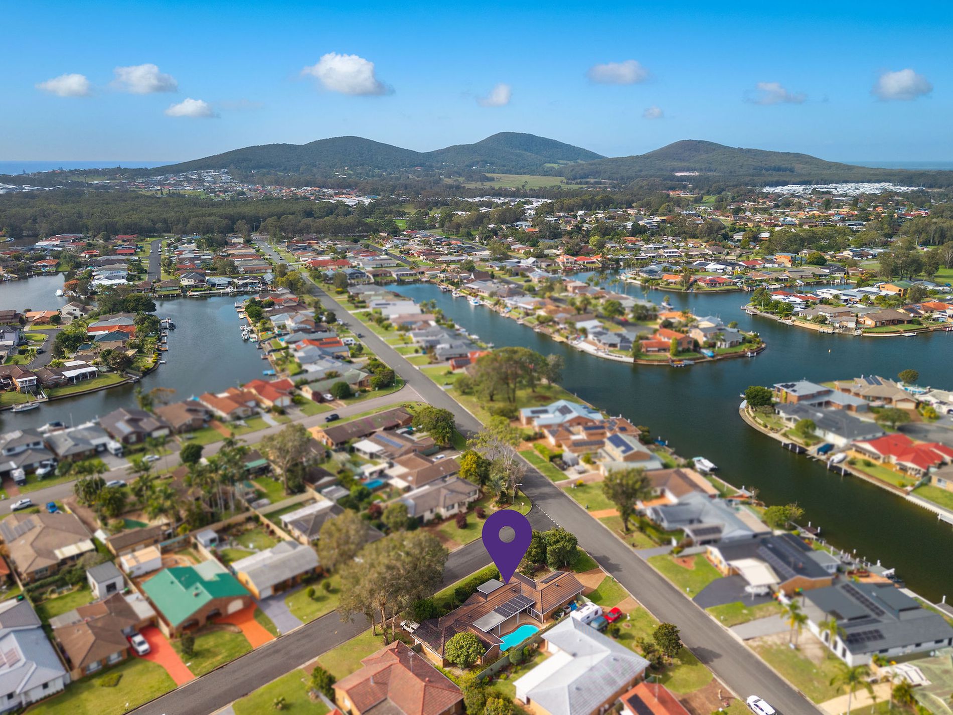 19 King George Parade, Forster