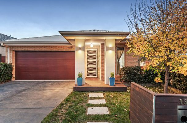 13 Scarlet Drive, Greenvale