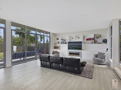 1 White Haven Avenue, Magenta