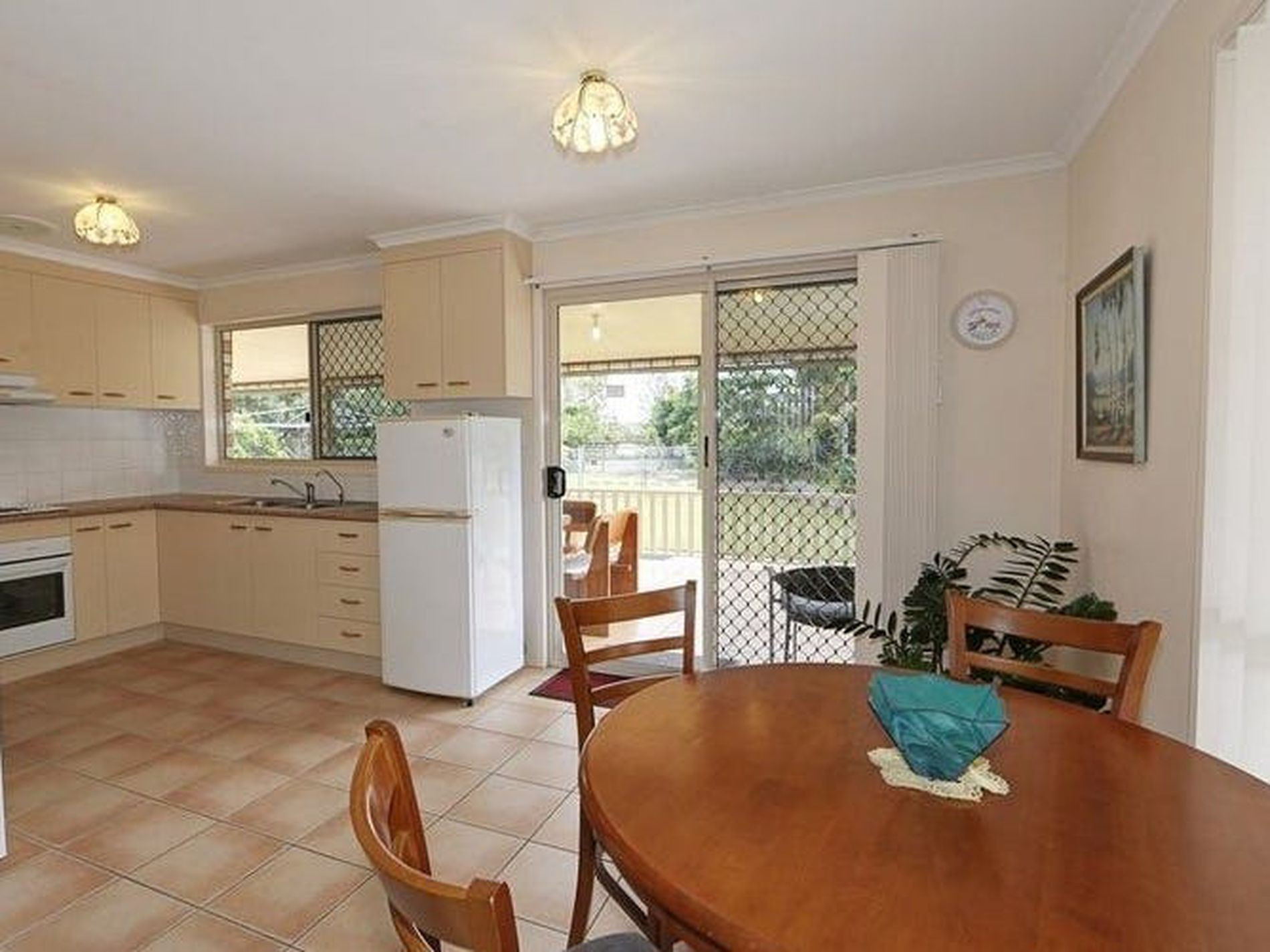 27 Coral Sea Dr, Woodgate