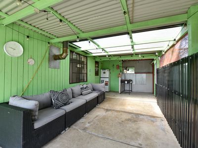 9 Hill Street, Donovans