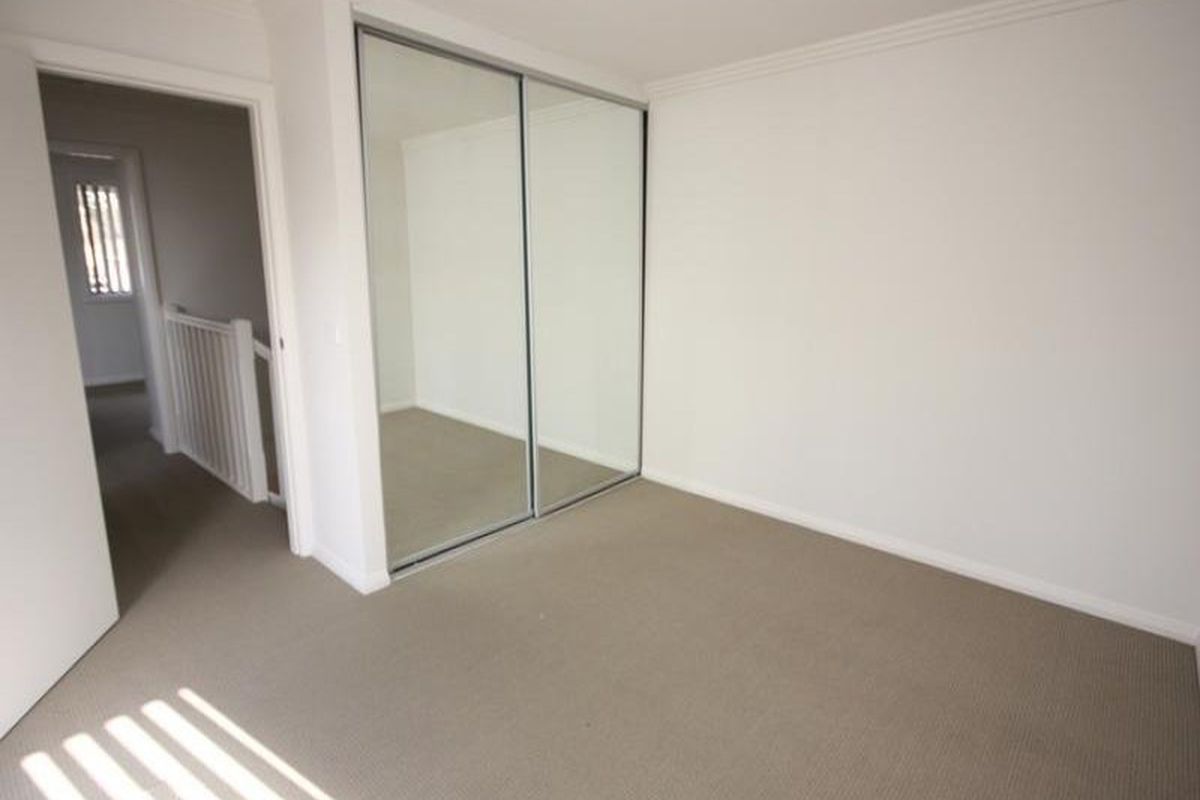 9 / 100 Kenyons Road, Merrylands