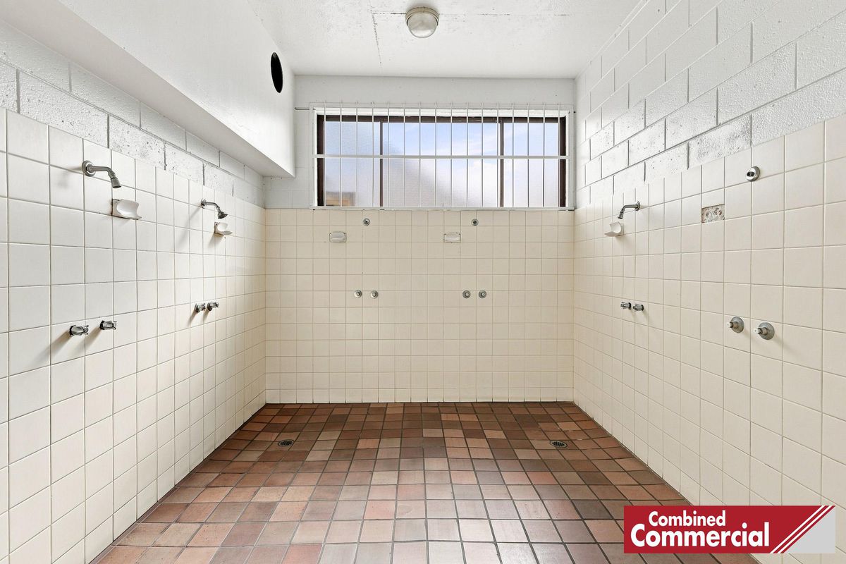 77 Jacaranda Avenue, Bradbury