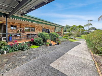 4 CENTENARY DRIVE, Atherton