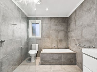 9 Yvette Close, Sale