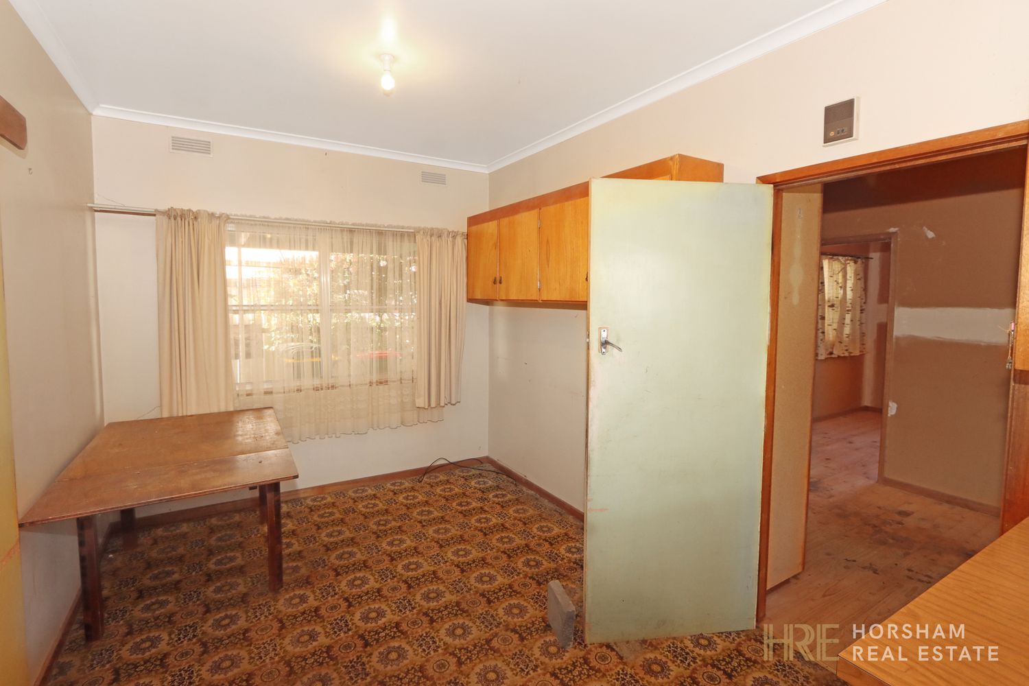 7 Tena Avenue, Horsham