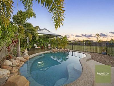 13 Gundabluey Crescent, Mount Low