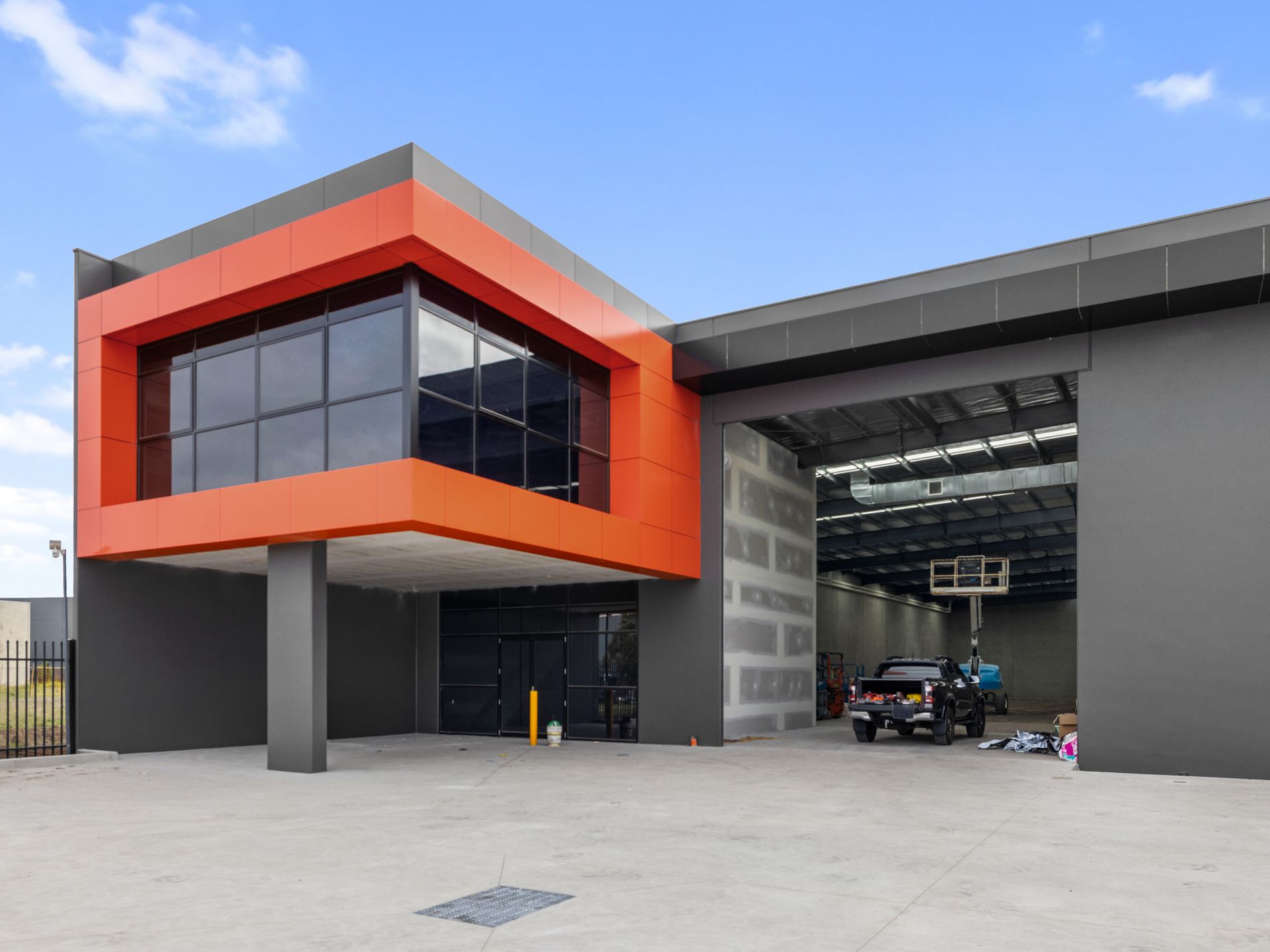 1&2 / 12 Leader Street, Truganina