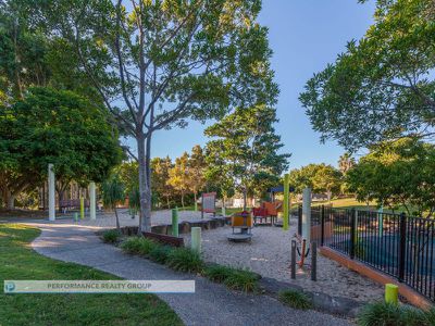 57 Laughlen Chase, Pacific Pines