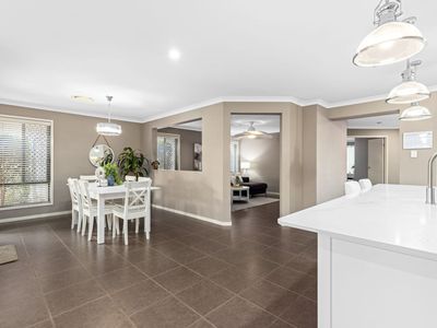 6 Baychester Place, Wakerley