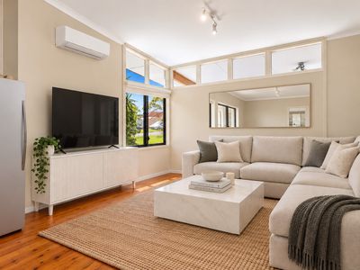 15 Messenger Road, Barrack Heights