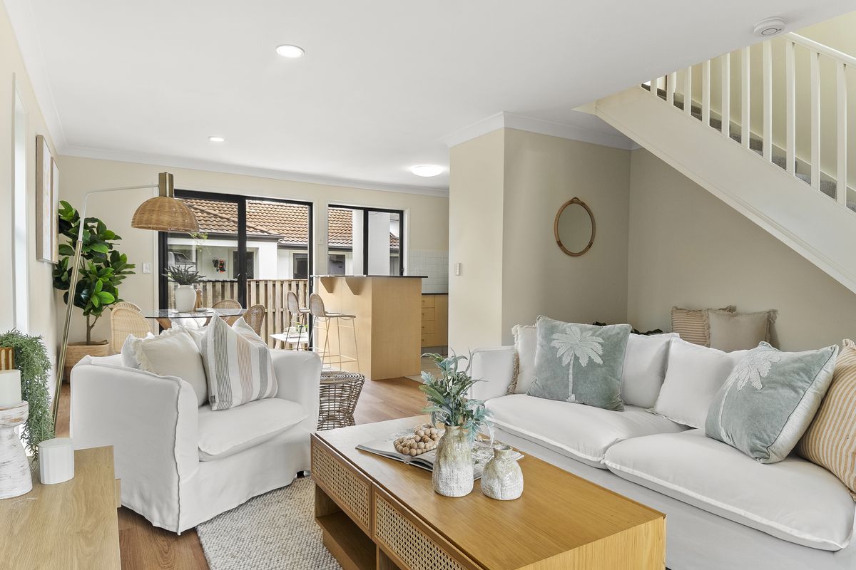 🏡 Rare Steel Frame Duplex – Spacious, Stylish & Close to Everything! 