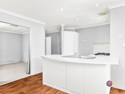 2 / 32 Barnsley Street, Queens Park