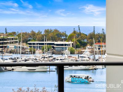 1102 / 4 COMO CRESCENT, Southport