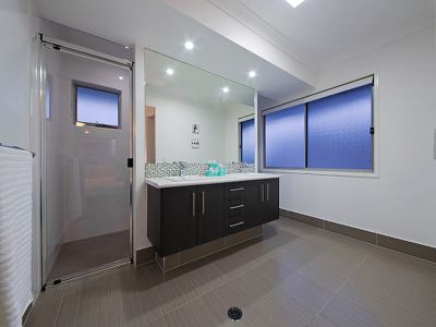 24 Feathertail Place, Wakerley