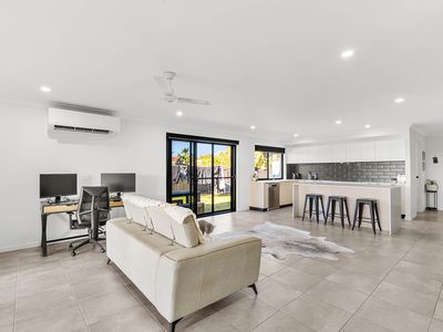 11 Hann Close, Rural View