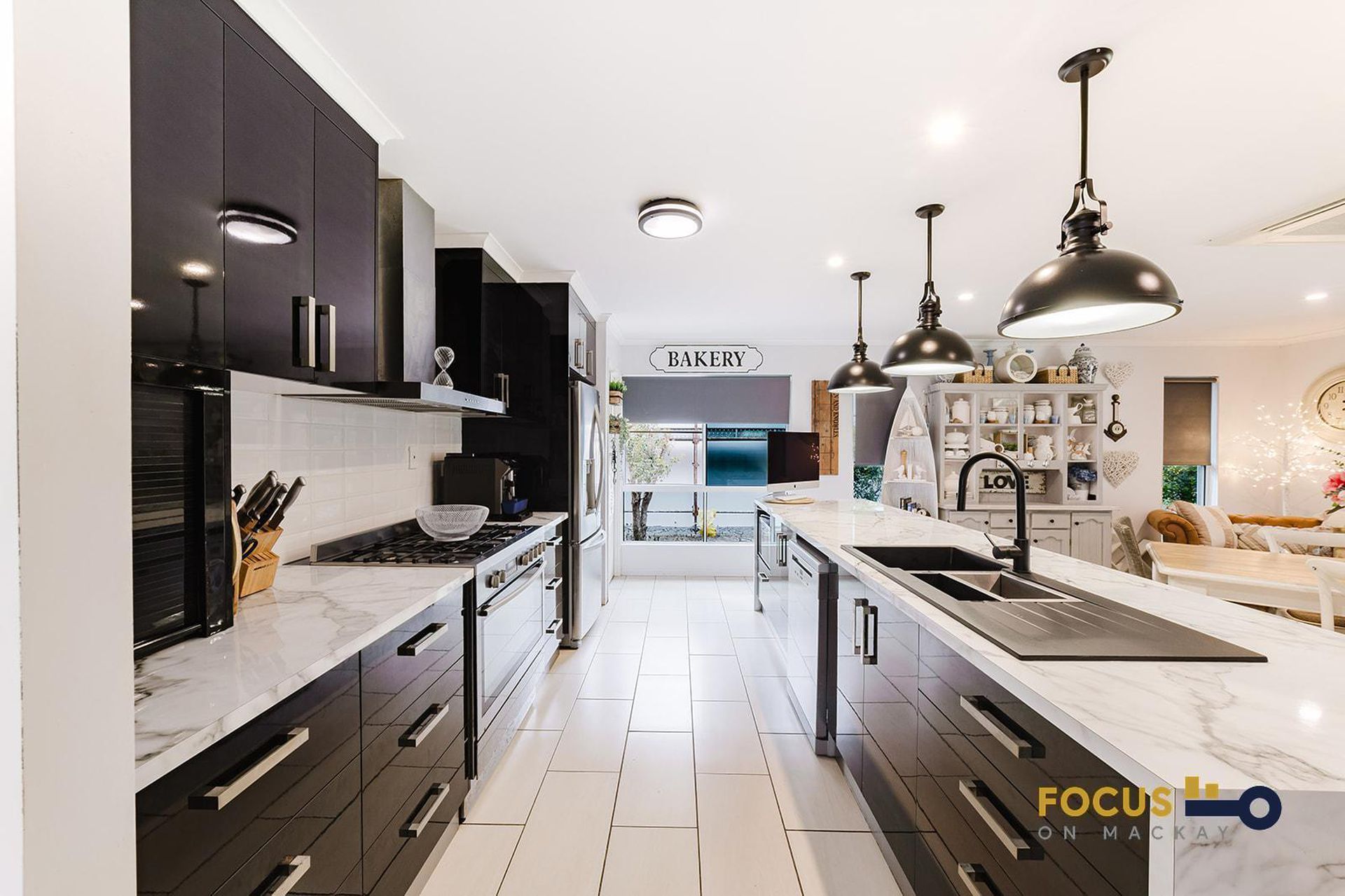 220 Miran Khan Dve, Armstrong Beach