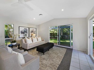 33 Seacove Court, Noosa Waters