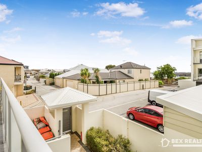 2 / 88 Lakeside Drive, Joondalup