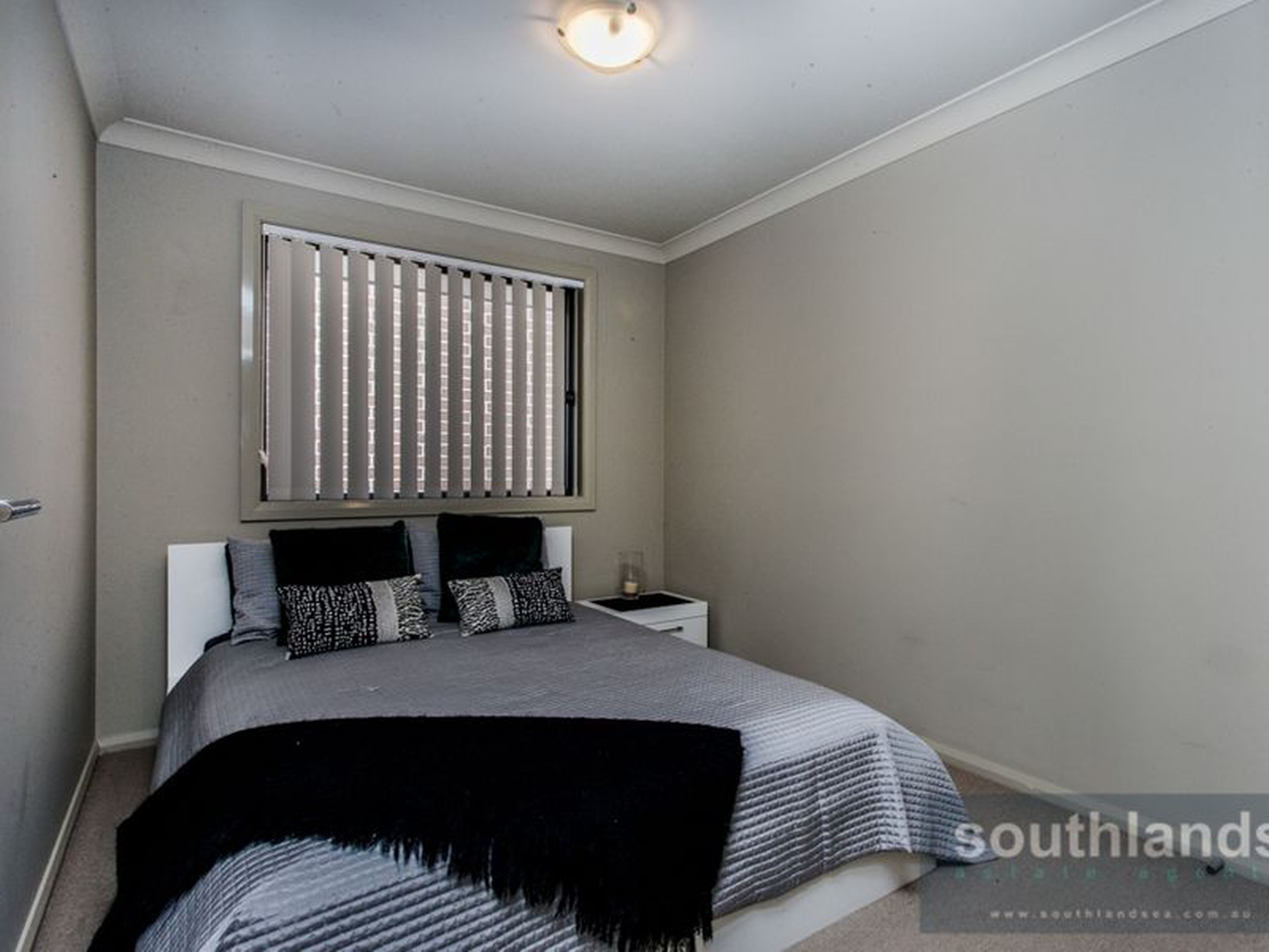 8 Coachwood Drive, CLAREMONT MEADOWS