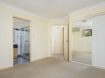 4 / 5 View Street, Chermside