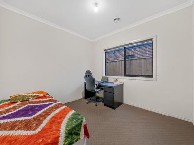 27 Cortajalla Avenue, Clyde North