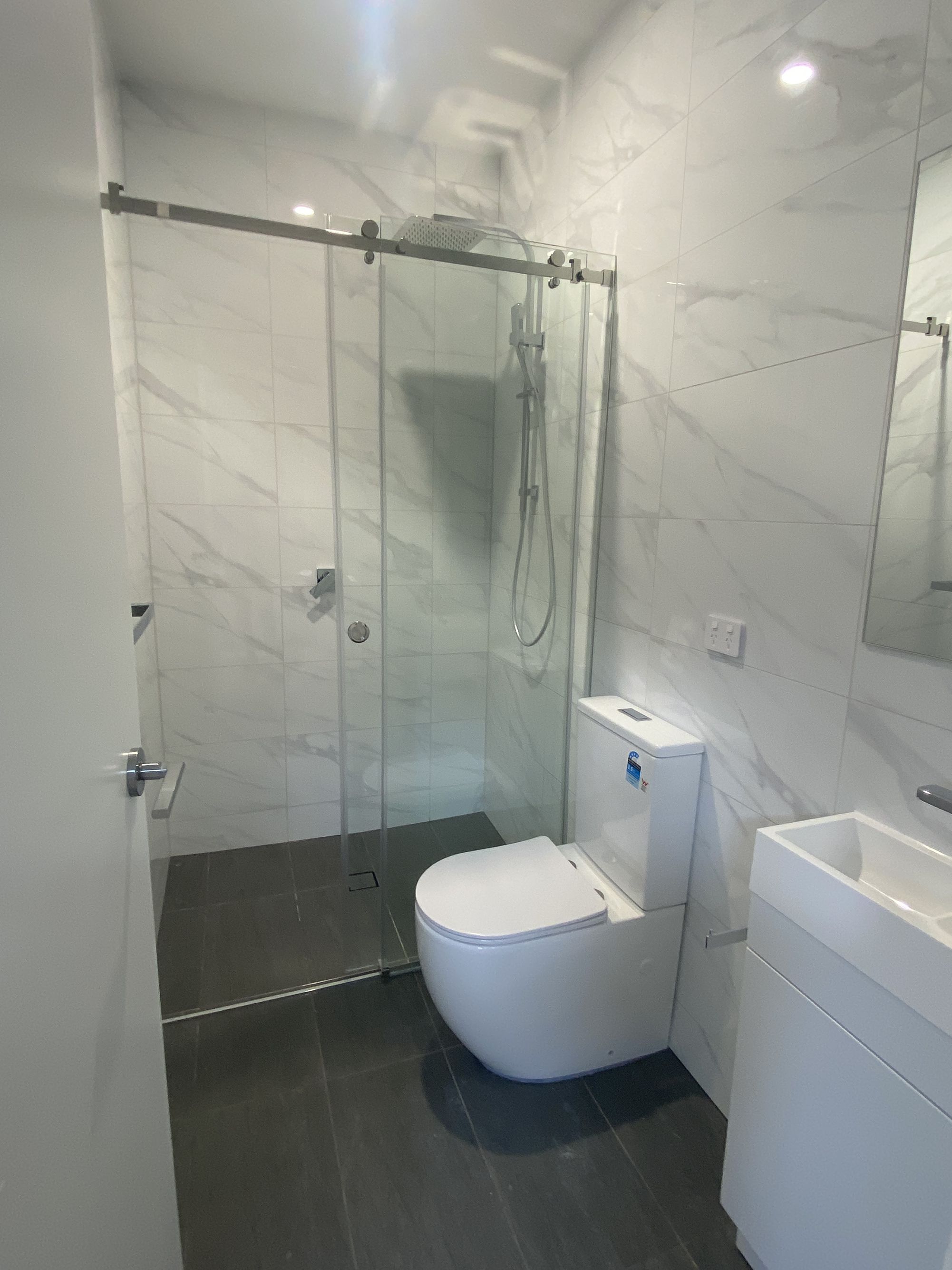 32B Avenue Road, Paradise