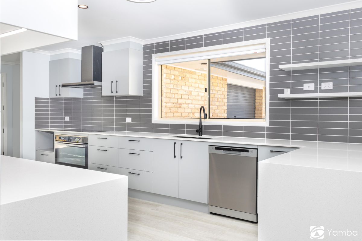 4 Edgewater Close, Yamba