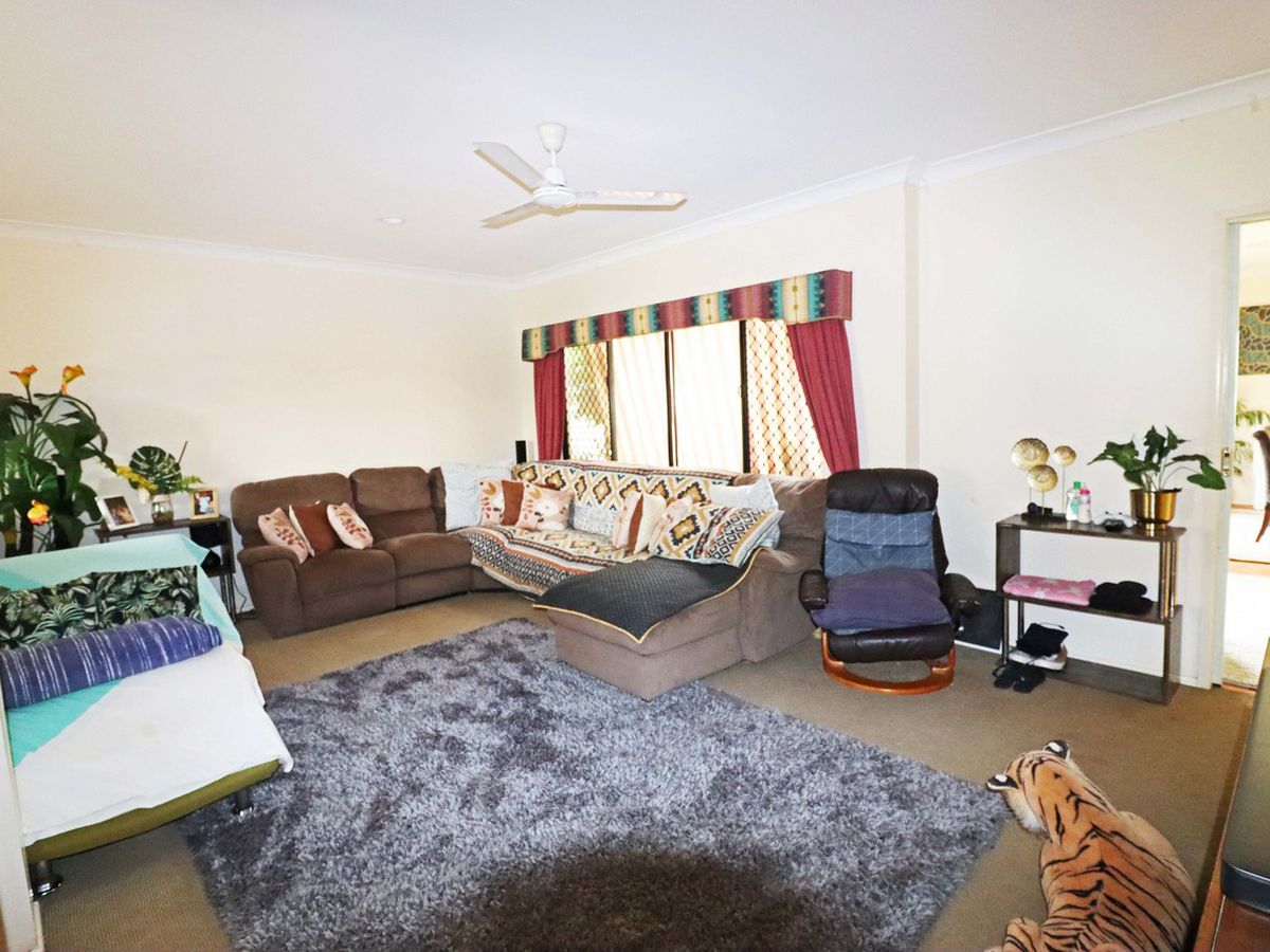 11 DANZER DRIVE, Atherton