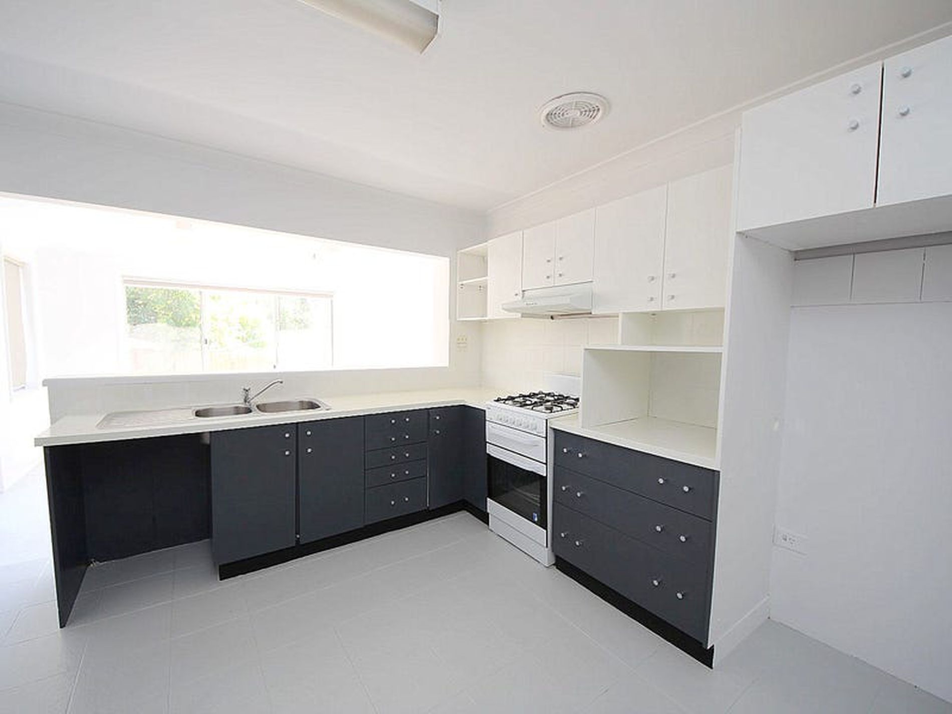 19 Lincoln Road, Georges Hall