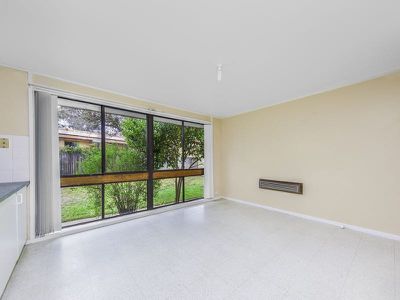 8 Hardey Place, Stirling