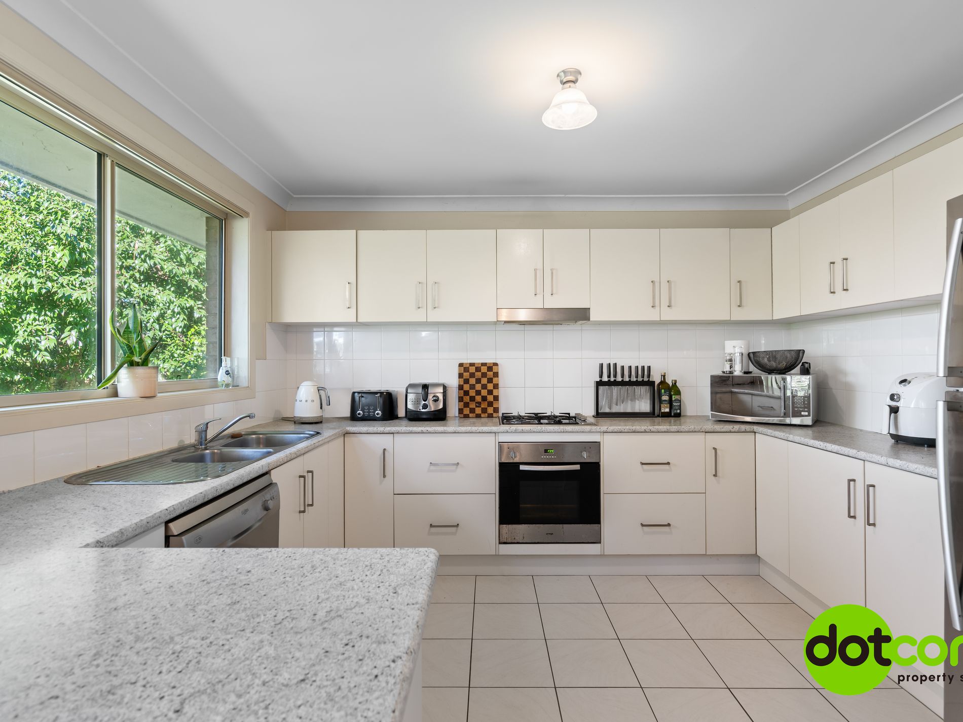 4 / 19-20 Middle Tree Close, Hamlyn Terrace