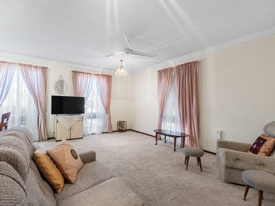 46 Farmfield Way, Morley