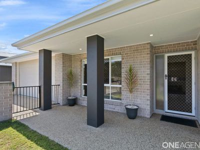 1 Paperbark Way, Urangan