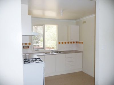 32 Waratah Crescent, West Albury