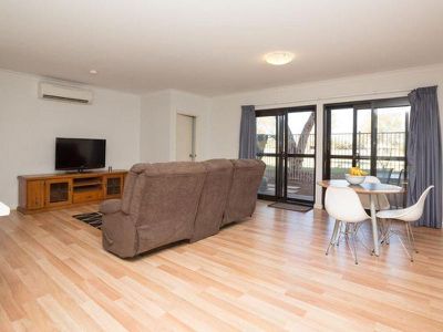 2 / 1 Lawson Street, South Hedland