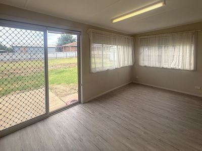 2 Bathurst Street , Forbes