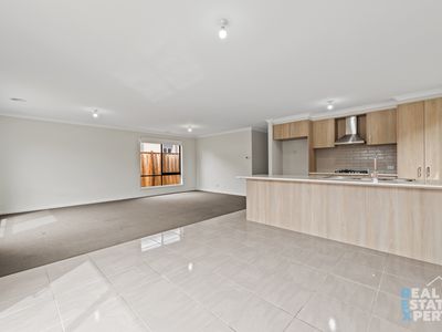 7 Newmarket Street, Cranbourne East