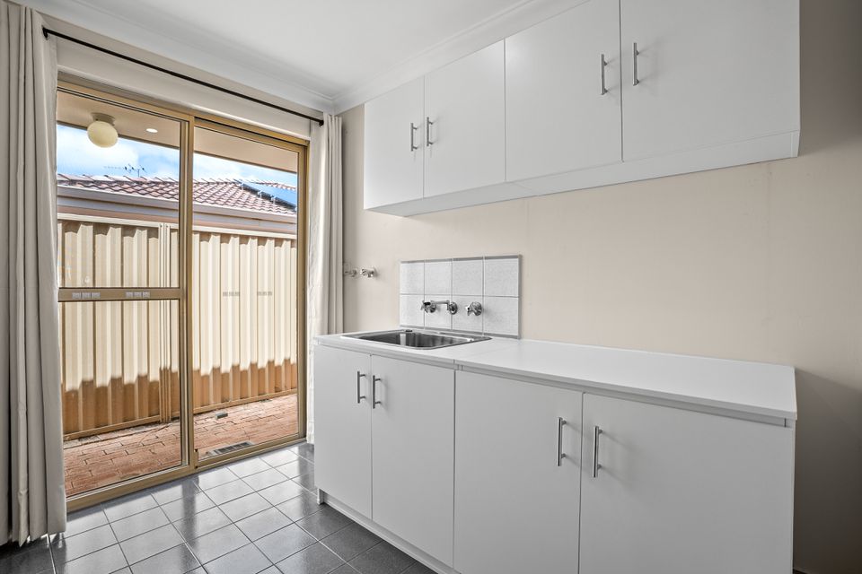 16 Frigate Close, Waikiki