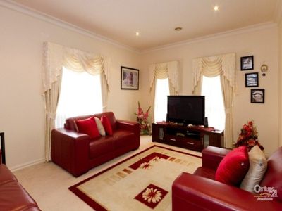 37 Bateman Grove, Hampton Park