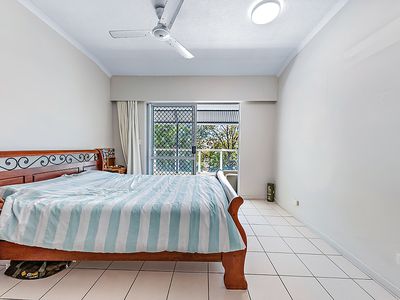 2 / 9 Hermitage Drive, Airlie Beach