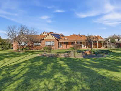 19 Huntingdale Place, Waldara